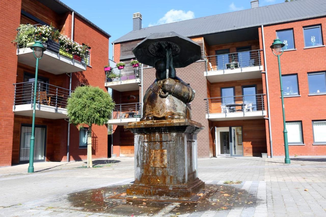 Aux Trois Petits Cochons Hotton Exterior foto